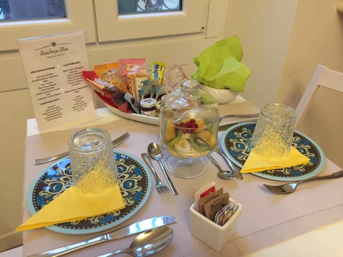 Residenza Elisa Acomodação com café da manhã Desenzano del Garda Exterior foto