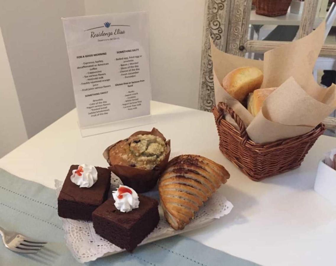 Residenza Elisa Acomodação com café da manhã Desenzano del Garda Exterior foto