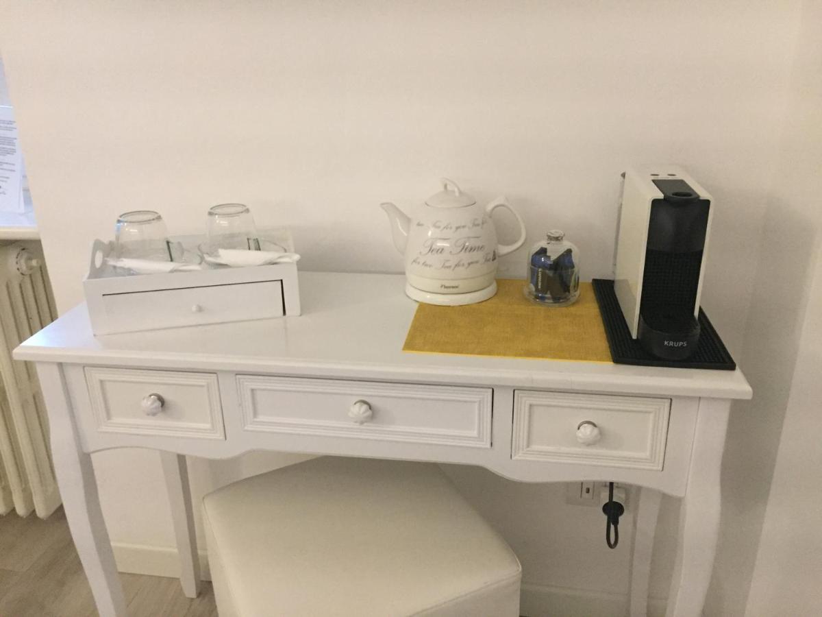 Residenza Elisa Acomodação com café da manhã Desenzano del Garda Exterior foto