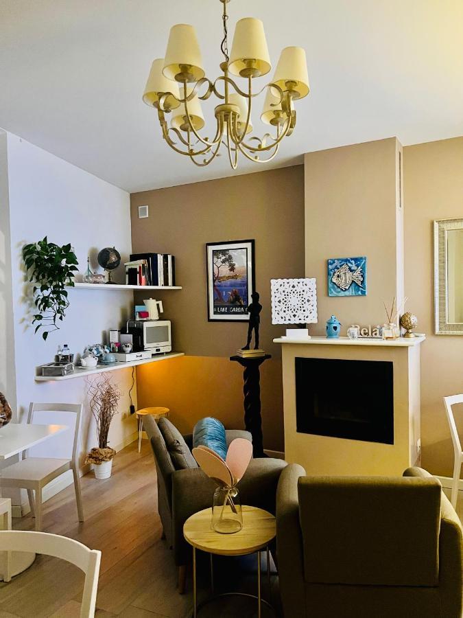 Residenza Elisa Acomodação com café da manhã Desenzano del Garda Exterior foto