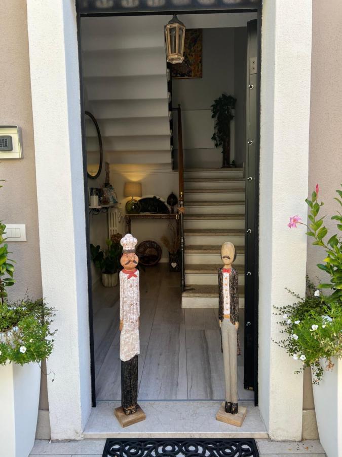 Residenza Elisa Acomodação com café da manhã Desenzano del Garda Exterior foto