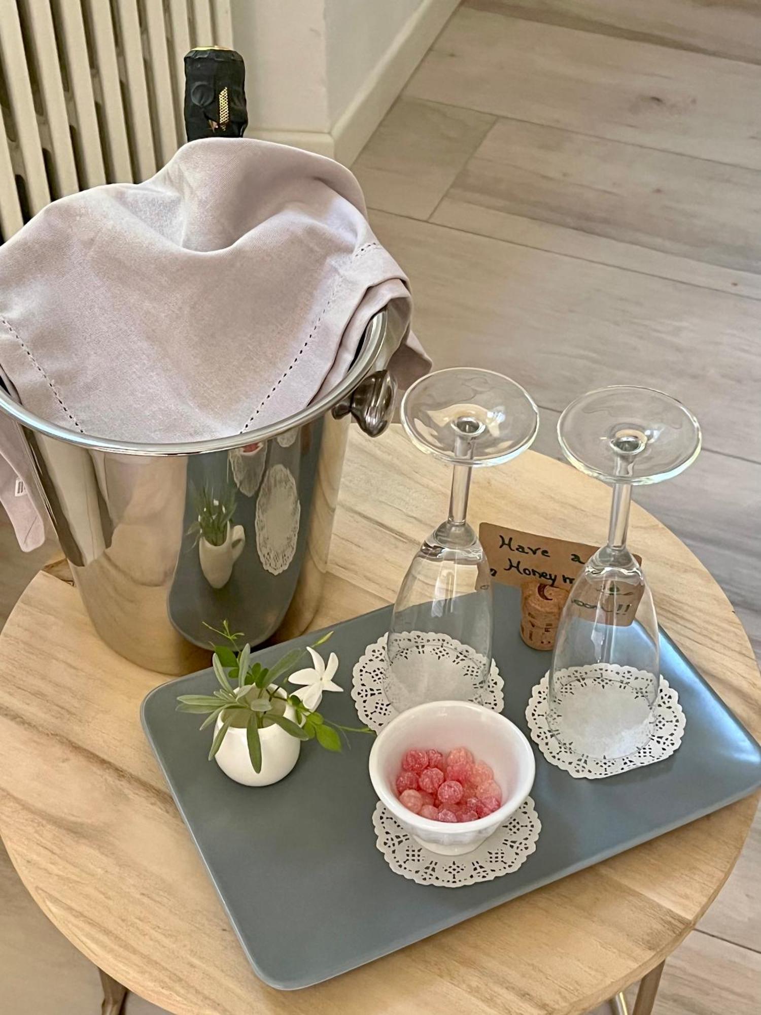 Residenza Elisa Acomodação com café da manhã Desenzano del Garda Exterior foto