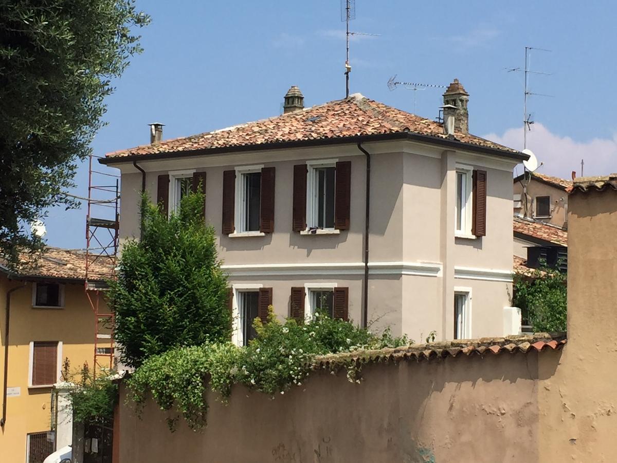 Residenza Elisa Acomodação com café da manhã Desenzano del Garda Exterior foto