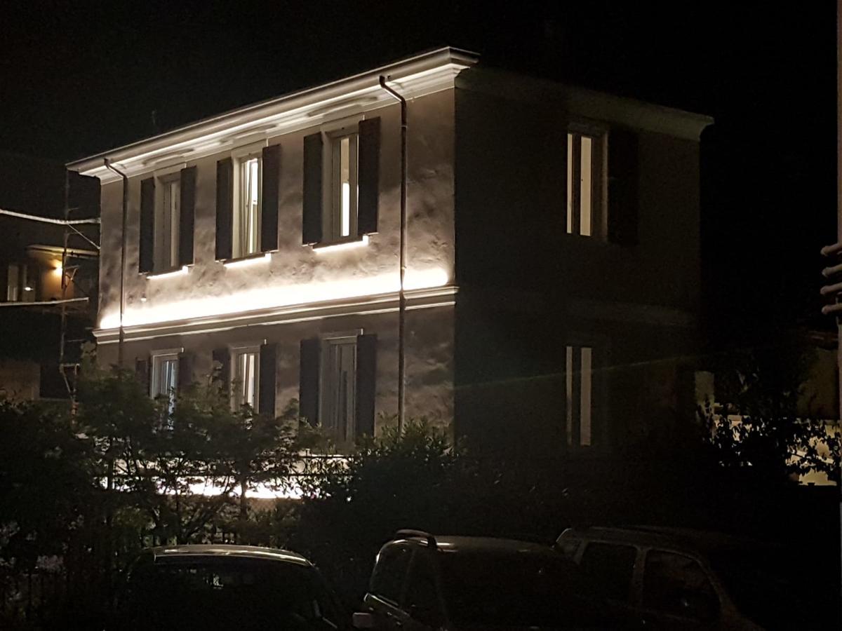 Residenza Elisa Acomodação com café da manhã Desenzano del Garda Exterior foto