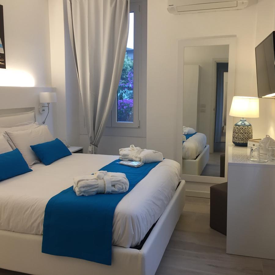 Residenza Elisa Acomodação com café da manhã Desenzano del Garda Exterior foto
