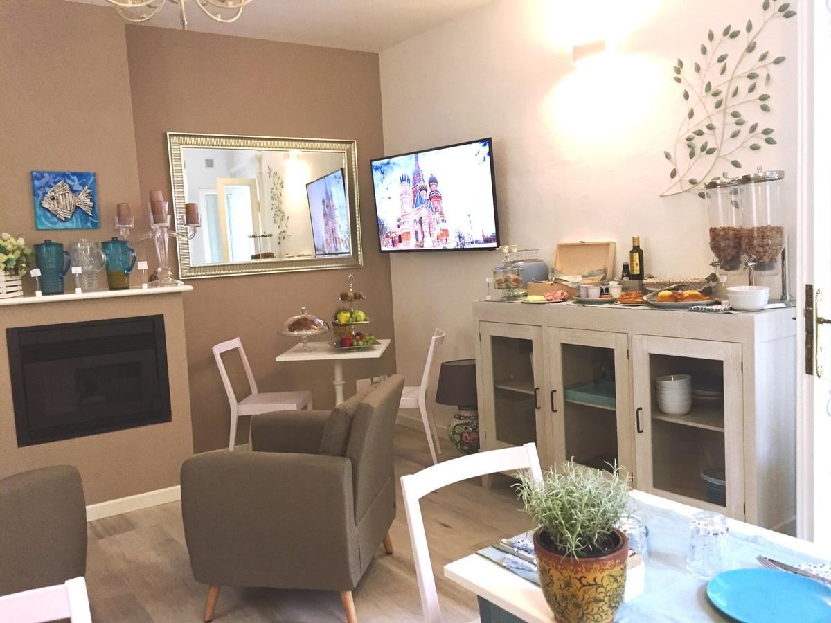 Residenza Elisa Acomodação com café da manhã Desenzano del Garda Exterior foto