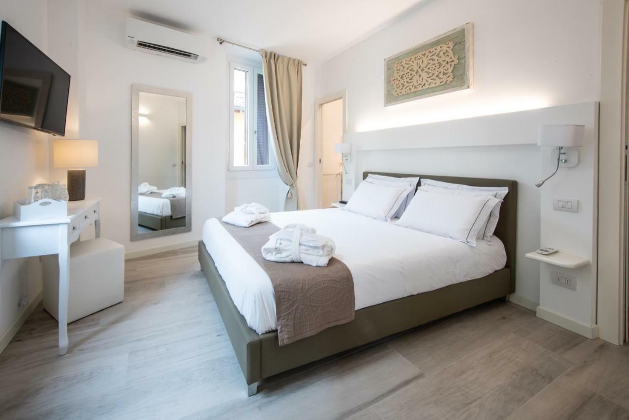 Residenza Elisa Acomodação com café da manhã Desenzano del Garda Exterior foto