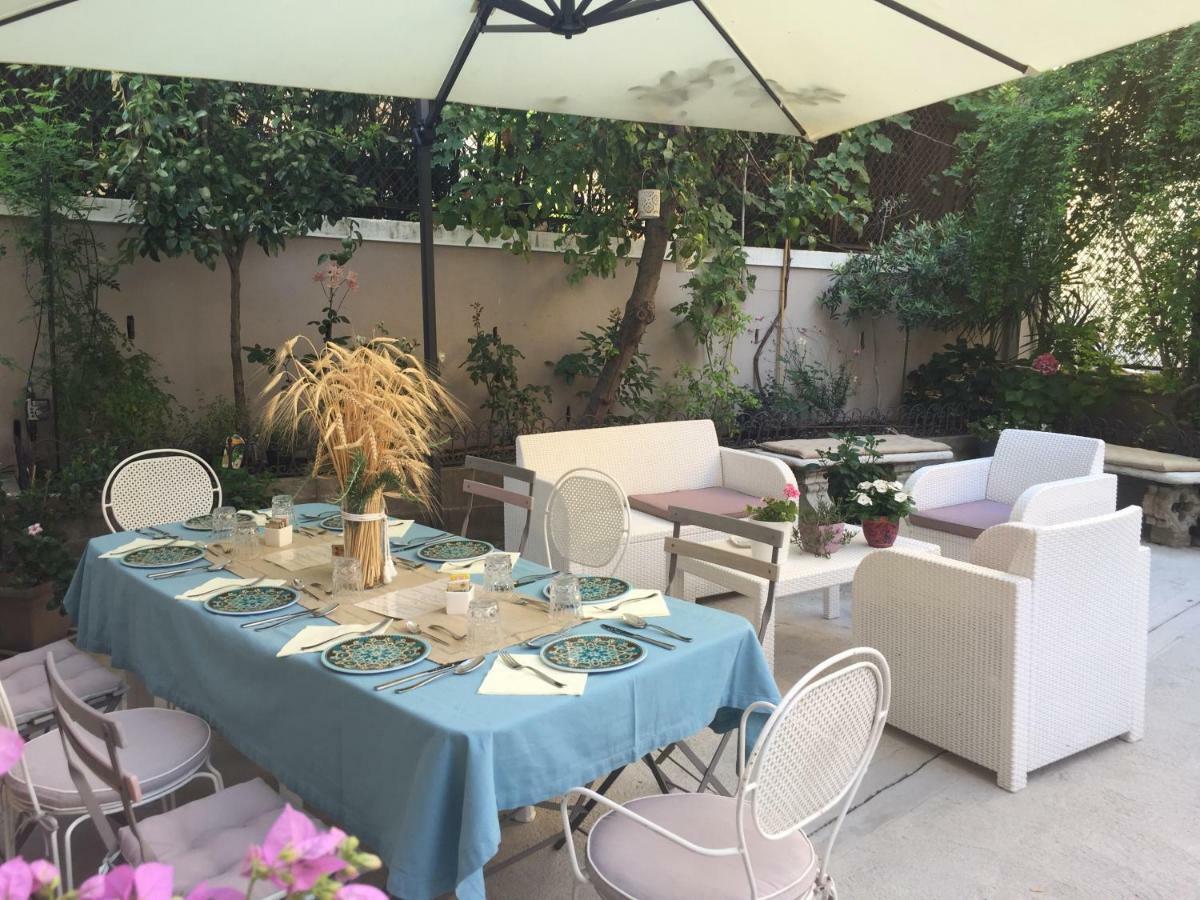 Residenza Elisa Acomodação com café da manhã Desenzano del Garda Exterior foto